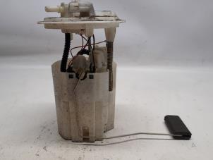 Gebruikte Tank element Pomp Renault Scénic III (JZ) 2.0 16V CVT Prijs € 42,00 Margeregeling aangeboden door Reclycar De Boer BV