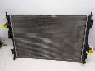 Gebruikte Radiateur Peugeot 308 (L3/L8/LB/LH/LP) 1.2 12V e-THP PureTech 130 Prijs € 36,75 Margeregeling aangeboden door Reclycar De Boer BV