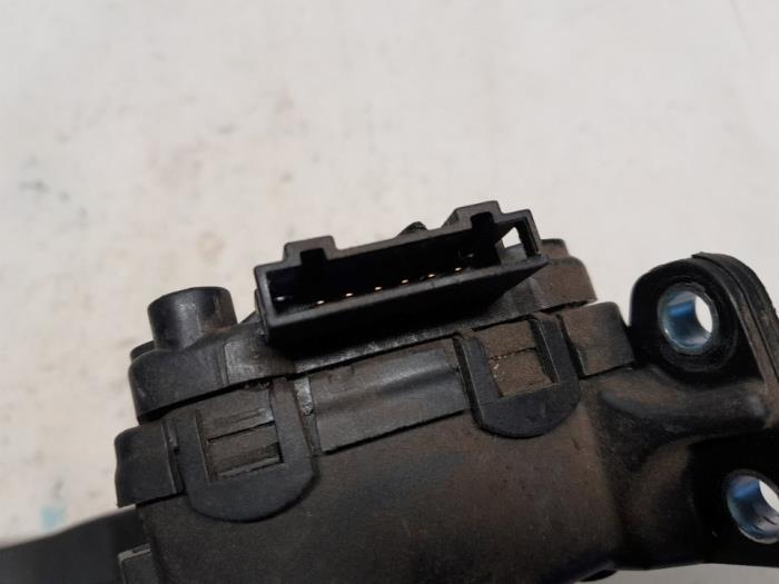 Gaspedaalpositie Sensor van een Seat Ibiza ST (6J8) 1.2 TDI Ecomotive 2010