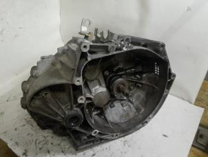 Gebruikte Versnellingsbak Peugeot 308 (4A/C) 1.6 16V THP 155 Prijs € 525,00 Margeregeling aangeboden door Reclycar De Boer BV