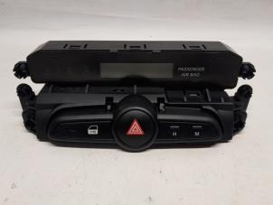 Gebruikte Display Interieur Hyundai iX20 (JC) 1.4 CRDi 16V Prijs € 42,00 Margeregeling aangeboden door Reclycar De Boer BV