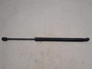 Gebruikte Kofferdekseldemper links-achter Hyundai iX20 (JC) 1.4 CRDi 16V Prijs € 10,50 Margeregeling aangeboden door Reclycar De Boer BV