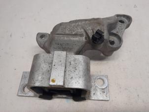 Gebruikte Motorsteun Dacia Lodgy (JS) 1.6 Sce 100 16V Prijs € 26,25 Margeregeling aangeboden door Reclycar De Boer BV