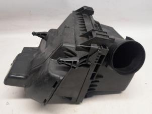 Gebruikte Luchtfilterhuis Ford Kuga III (DFK) 2.5 FHEV 16V Prijs € 52,50 Margeregeling aangeboden door Reclycar De Boer BV