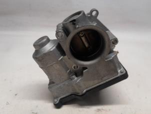 Gebruikte Gasklephuis Nissan Micra (K12) 1.2 16V Prijs € 63,00 Margeregeling aangeboden door Reclycar De Boer BV