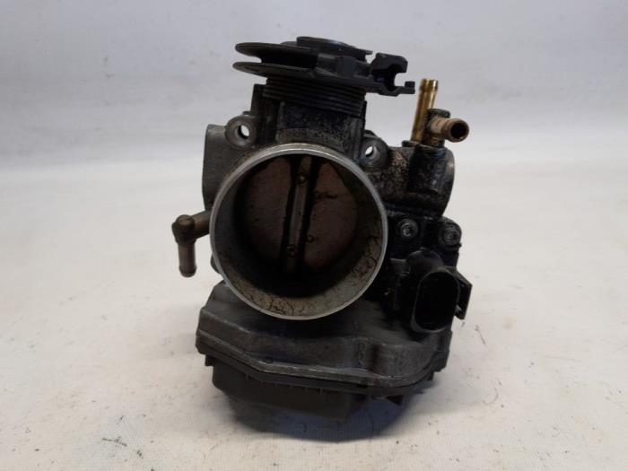 Gebruikte Gasklephuis Volkswagen Golf IV (1J1) 2.0 Prijs € 42,00 Margeregeling aangeboden door Reclycar De Boer BV
