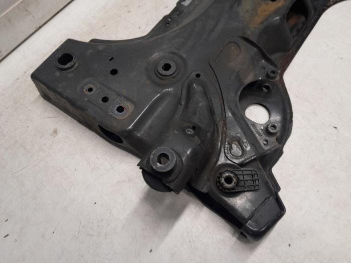 Gebruikte Subframe Peugeot Expert (V1/VA/VB/VE/VF/VT/VY) 2.0 Blue HDi 120 16V Prijs € 183,75 Margeregeling aangeboden door Reclycar De Boer BV