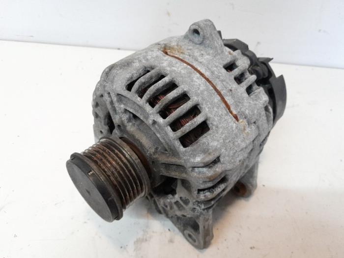 Gebruikte Dynamo Renault Twingo II (CN) 1.5 dCi 90 FAP Prijs € 36,75 Margeregeling aangeboden door Reclycar De Boer BV