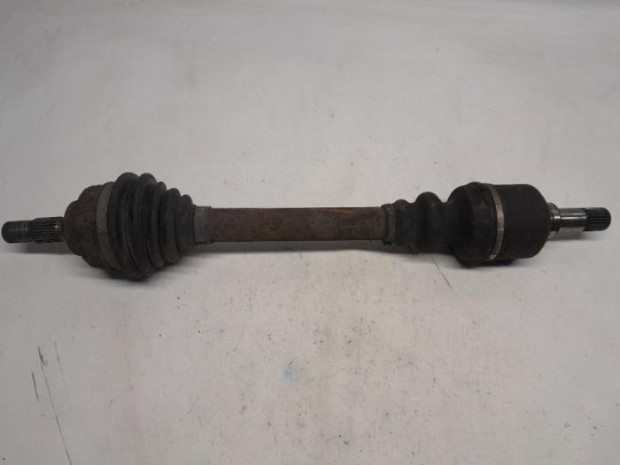 Gebruikte Steekas links-voor Peugeot 307 CC (3B) 2.0 16V Prijs € 26,25 Margeregeling aangeboden door Reclycar De Boer BV