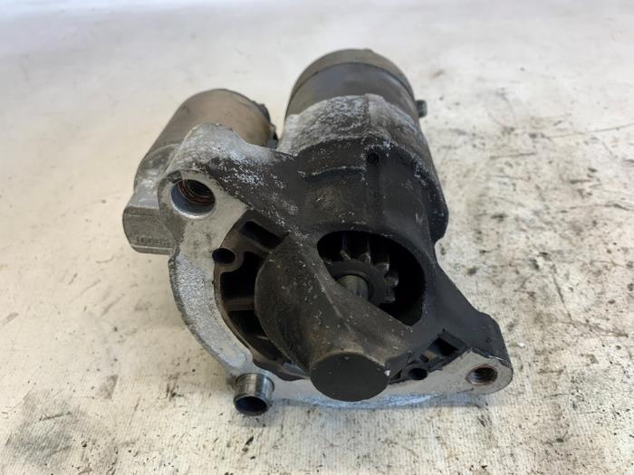 Gebruikte Startmotor Peugeot 407 (6D) 2.0 16V Prijs € 31,50 Margeregeling aangeboden door Reclycar De Boer BV