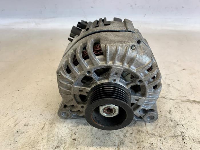 Gebruikte Dynamo Peugeot 407 (6D) 2.0 16V Prijs € 47,25 Margeregeling aangeboden door Reclycar De Boer BV