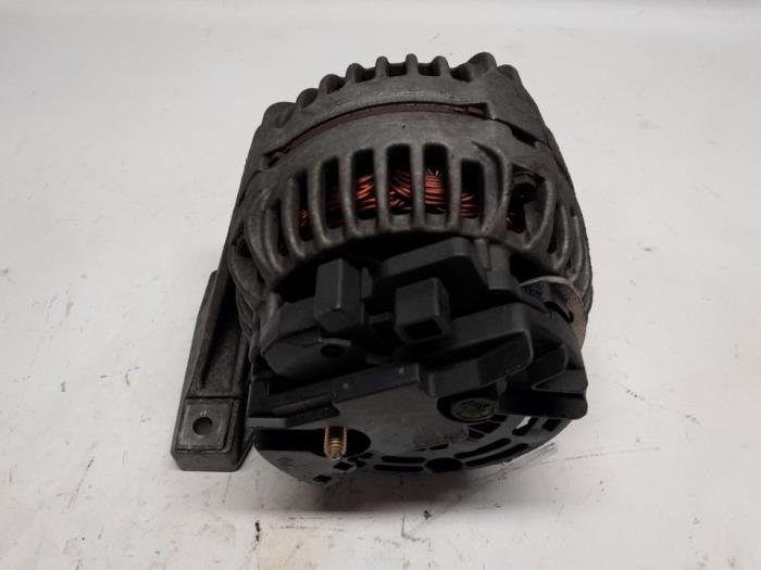 Dynamo van een Volvo V40 (VW) 2.0 16V 2003
