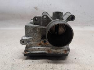 Gebruikte Gasklephuis Renault Twingo II (CN) 1.2 16V Prijs € 78,75 Margeregeling aangeboden door Reclycar De Boer BV