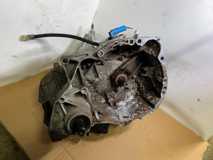 Gebruikte Versnellingsbak Renault Twingo II (CN) 1.2 Prijs € 315,00 Margeregeling aangeboden door Reclycar De Boer BV
