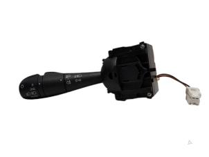 Gebruikte Licht Schakelaar Renault Captur (2R) 1.2 TCE 16V EDC Prijs € 26,25 Margeregeling aangeboden door Reclycar De Boer BV