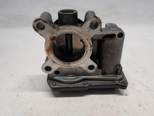 Gebruikte Gasklephuis Renault Captur (2R) 1.2 TCE 16V EDC Prijs € 36,75 Margeregeling aangeboden door Reclycar De Boer BV