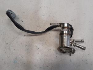 Gebruikte Injector adblue Renault Kangoo Express (FW) 1.5 dCi 80 Prijs € 52,50 Margeregeling aangeboden door Reclycar De Boer BV