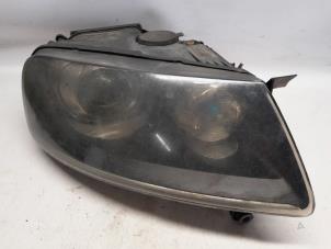Gebruikte Rechter Koplamp Volkswagen Touareg (7LA/7L6) 2.5 TDI R5 Prijs € 315,00 Margeregeling aangeboden door Reclycar De Boer BV