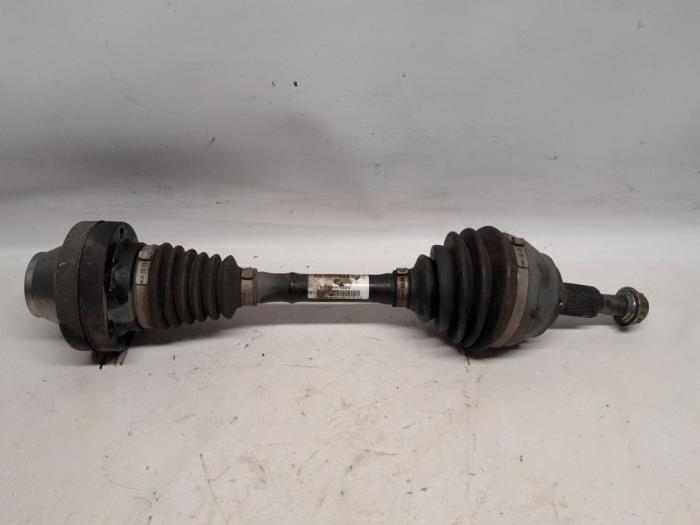 Gebruikte Aandrijfas rechts-voor Volkswagen Touareg (7LA/7L6) 2.5 TDI R5 Prijs € 47,25 Margeregeling aangeboden door Reclycar De Boer BV