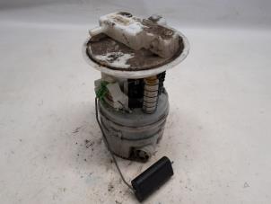 Gebruikte Tank element Pomp Dacia Sandero II 1.0 Sce 12V Prijs € 63,00 Margeregeling aangeboden door Reclycar De Boer BV