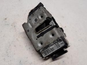 Gebruikte Deurslot Mechaniek 4Deurs rechts-voor Chrysler Voyager/Grand Voyager (RT) 2.8 CRD 16V Grand Voyager Prijs € 63,00 Margeregeling aangeboden door Reclycar De Boer BV