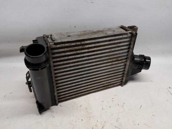 Gebruikte Intercooler Renault Captur I (2R) 1.2 TCE 16V EDC Prijs € 157,50 Margeregeling aangeboden door Reclycar De Boer BV