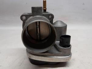 Gebruikte Gasklephuis Renault Modus/Grand Modus (JP) 1.6 16V Prijs € 36,75 Margeregeling aangeboden door Reclycar De Boer BV