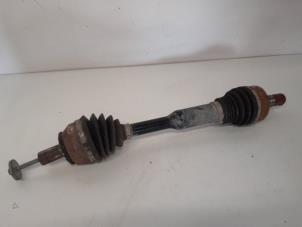 Gebruikte Aandrijfas links-voor Volvo XC60 I (DZ) 2.0 D3 16V Prijs € 157,50 Margeregeling aangeboden door Reclycar De Boer BV