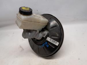 Gebruikte Rembooster Renault Captur (2R) 1.2 TCE 16V EDC Prijs € 36,75 Margeregeling aangeboden door Reclycar De Boer BV