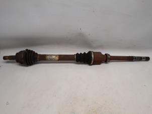 Gebruikte Aandrijfas rechts-voor Citroen C3 Picasso (SH) 1.4 16V VTI 95 Prijs € 36,75 Margeregeling aangeboden door Reclycar De Boer BV