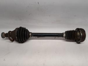 Gebruikte Aandrijfas links-voor Seat Ibiza IV (6J5) 1.2 12V Prijs € 36,75 Margeregeling aangeboden door Reclycar De Boer BV