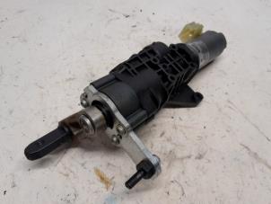 Gebruikte Sluithulpmotor achterklep Audi Q7 (4MB/4MG) 3.0 TDI V6 24V Ultra Prijs € 210,00 Margeregeling aangeboden door Reclycar De Boer BV