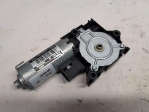 Gebruikte Schuifdak Motor Audi Q7 (4MB/4MG) 3.0 TDI V6 24V Ultra Prijs € 36,75 Margeregeling aangeboden door Reclycar De Boer BV