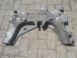 Gebruikte Subframe Renault Captur (2R) 0.9 Energy TCE 12V Prijs € 126,00 Margeregeling aangeboden door Reclycar De Boer BV