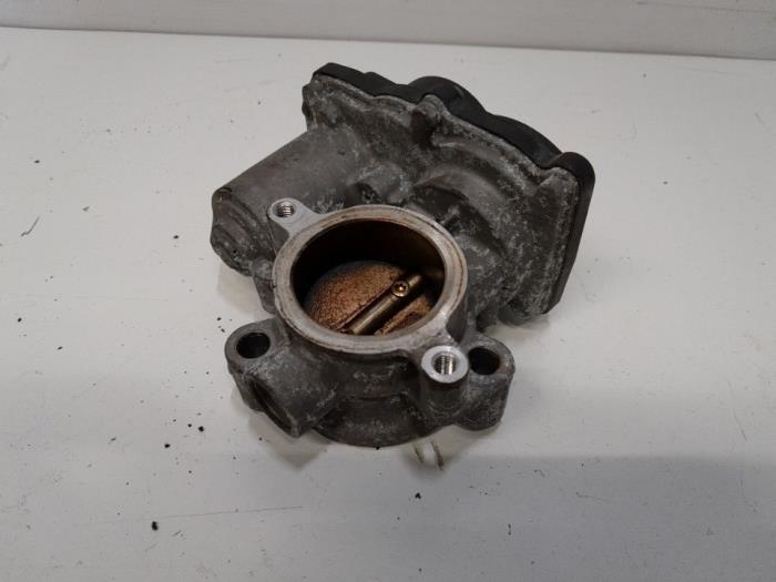 Gebruikte Gasklephuis Dacia Sandero II 1.0 Sce 12V Prijs € 78,75 Margeregeling aangeboden door Reclycar De Boer BV