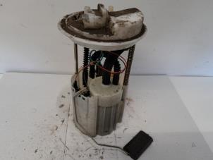 Gebruikte Tank element Pomp Opel Corsa D 1.6i OPC 16V Turbo Prijs € 36,75 Margeregeling aangeboden door Reclycar De Boer BV