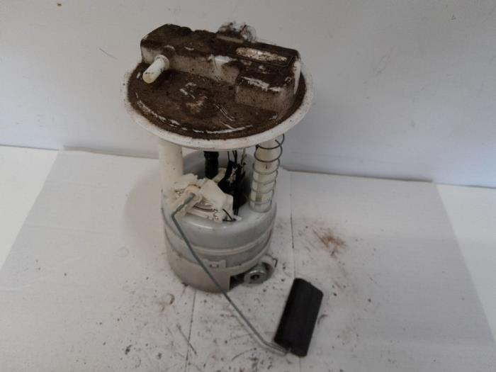 Gebruikte Tank element Pomp Nissan Juke (F15) 1.6 16V Prijs € 78,75 Margeregeling aangeboden door Reclycar De Boer BV