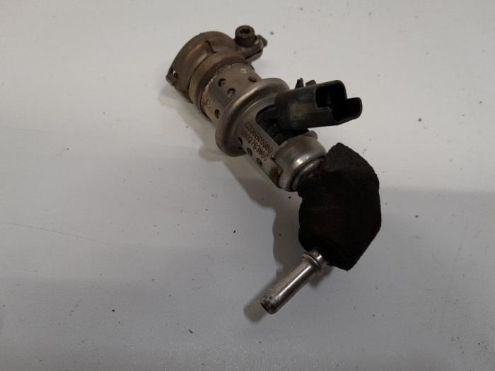 Gebruikte Injector adblue Citroen C3 (SC) 1.6 BlueHDI 75 Prijs € 32,55 Margeregeling aangeboden door Reclycar De Boer BV