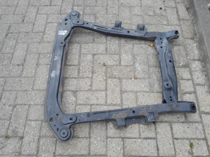 Subframe van een Dacia Sandero II 1.0 Sce 12V 2017
