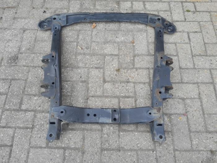Subframe van een Dacia Sandero II 1.0 Sce 12V 2017