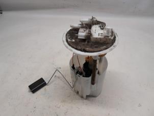 Gebruikte Brandstofpomp Elektrisch Opel Vivaro 1.6 CDTI 90 Prijs € 78,75 Margeregeling aangeboden door Reclycar De Boer BV