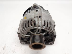Gebruikte Alternator Renault Scénic II (JM) 2.0 16V Prijs € 36,75 Margeregeling aangeboden door Reclycar De Boer BV