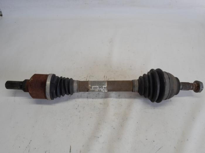 Gebruikte Aandrijfas links-voor Citroen DS 4/DS 4 Crossback (NX) 1.6 16V THP 165 Prijs € 39,90 Margeregeling aangeboden door Reclycar De Boer BV