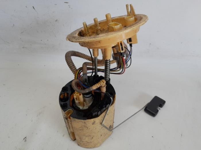 Gebruikte Brandstofpomp Elektrisch Audi A4 Avant (B8) 2.0 TDI 16V Prijs € 63,00 Margeregeling aangeboden door Reclycar De Boer BV