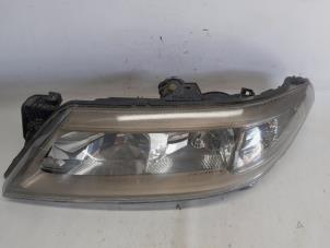 Gebruikte Linker Koplamp Renault Laguna II Grandtour (KG) 2.0 16V IDE Prijs € 73,50 Margeregeling aangeboden door Reclycar De Boer BV