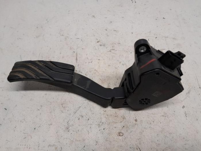 Gebruikte Gaspedaalpositie Sensor Dacia Spring 45 Prijs € 52,50 Margeregeling aangeboden door Reclycar De Boer BV