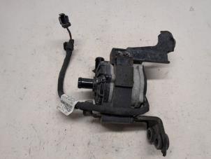 Gebruikte Waterpomp Renault Megane E-Tech (RCB) Prijs € 105,00 Margeregeling aangeboden door Reclycar De Boer BV