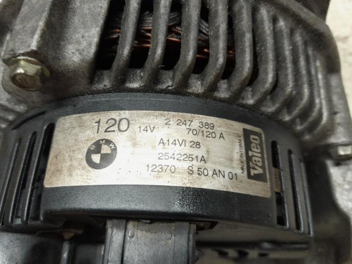 Dynamo van een BMW 5 serie (E39) 520d 16V 2002