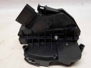 Gebruikte Deurslot Mechaniek 4Deurs links-voor Ford Grand C-Max (DXA) 1.6 EcoBoost 16V Prijs € 26,25 Margeregeling aangeboden door Reclycar De Boer BV