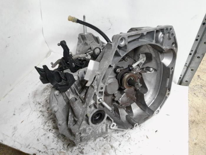 Gebruikte Versnellingsbak Renault Captur I (2R) 0.9 Energy TCE 12V Prijs € 420,00 Margeregeling aangeboden door Reclycar De Boer BV